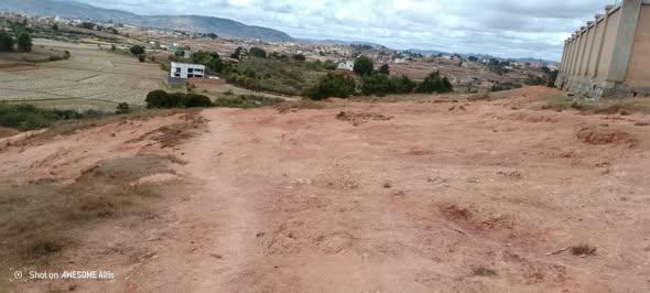 Terrain 1 500 m² à vendre — Ampitatafika - photo 2