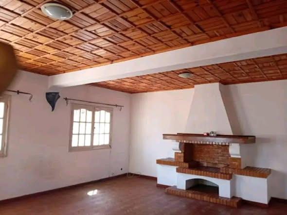 Maison à louer — Analamahitsy - photo 1