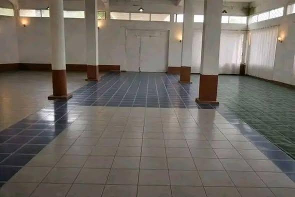 Entrepôt 1 000 m² à louer — Ambohimanambola - photo 4
