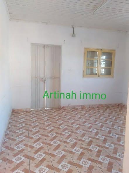 Trano Ahofa à louer — Amboditsiry - photo 4