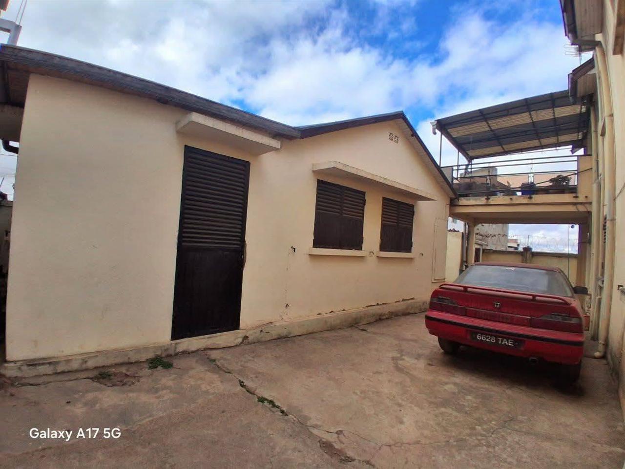 Villa basse 1 chambre — Ambohitso, Antananarivo - photo 1