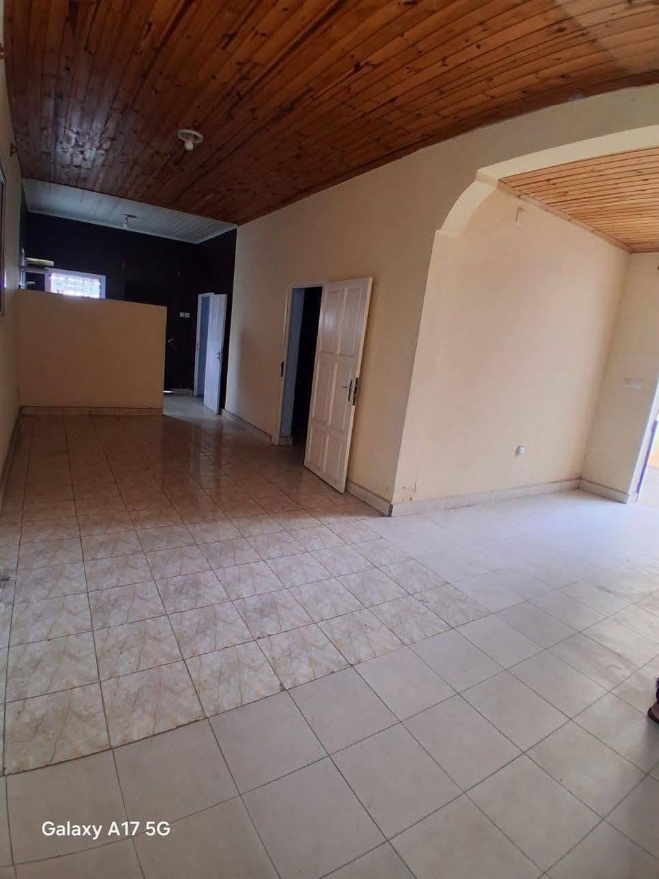 Villa basse 1 chambre — Ambohitso, Antananarivo - photo 2