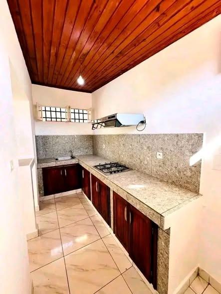 Maison 2 ch. à louer — Ambatobe - photo 5