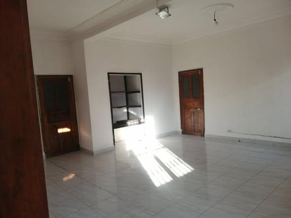 Local commercial à louer — Tanjombato - photo 2