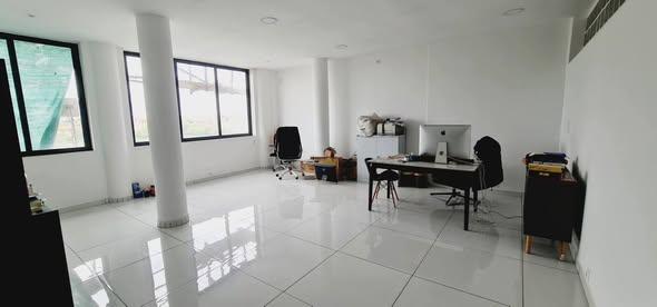 Bureau 35 m² à louer — Tsimbazaza - photo 1