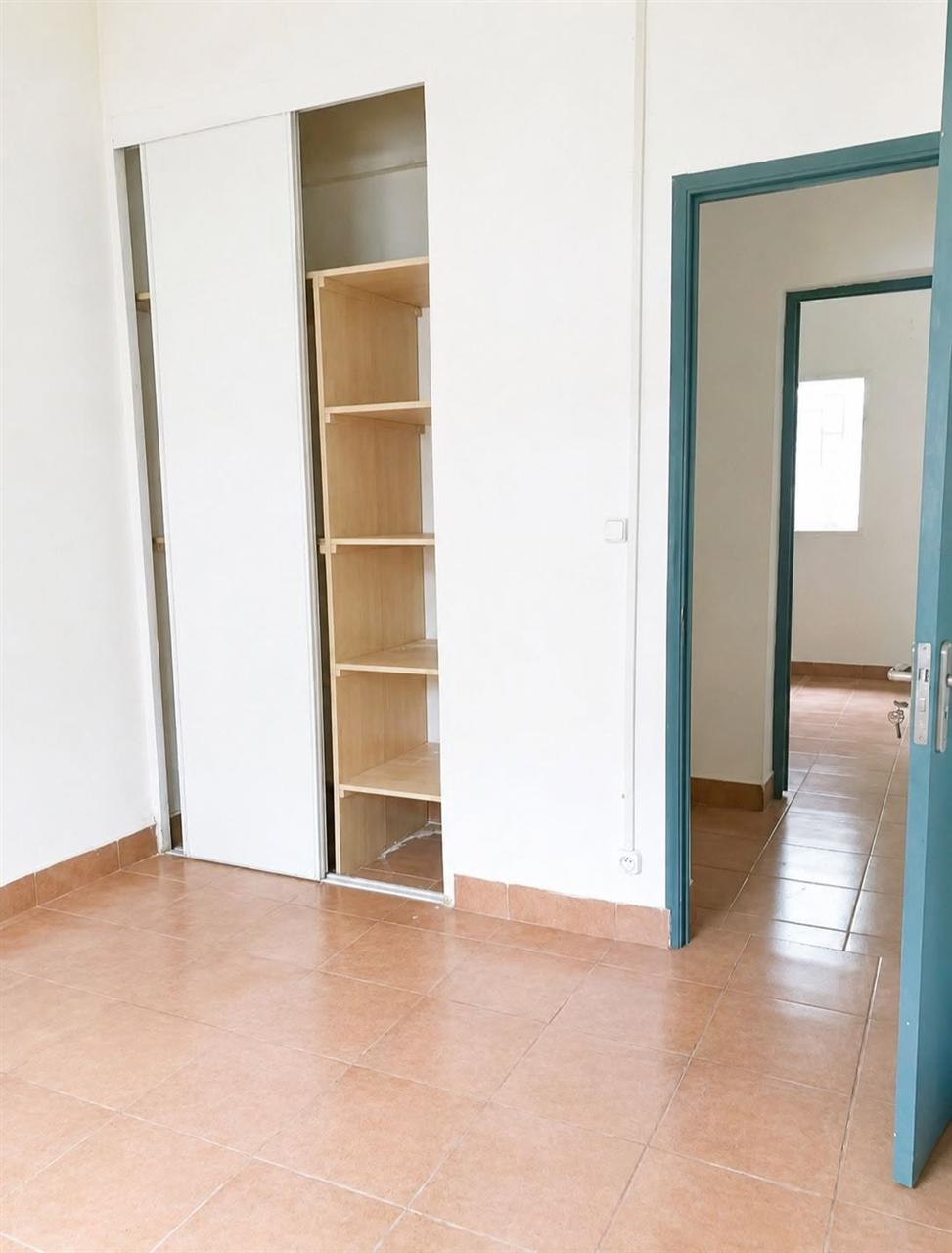 Villa basse 3 chambres — Ankadikely, Antananarivo - photo 5