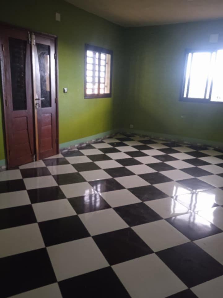 Appartement 2 chambres au 3e étage — Analamahitsy, Antananarivo - photo 1