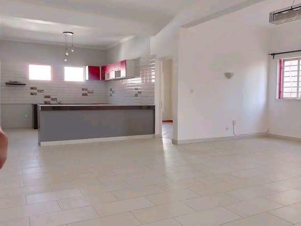 Appartement 3 ch. à louer — Talatamaty - photo 2