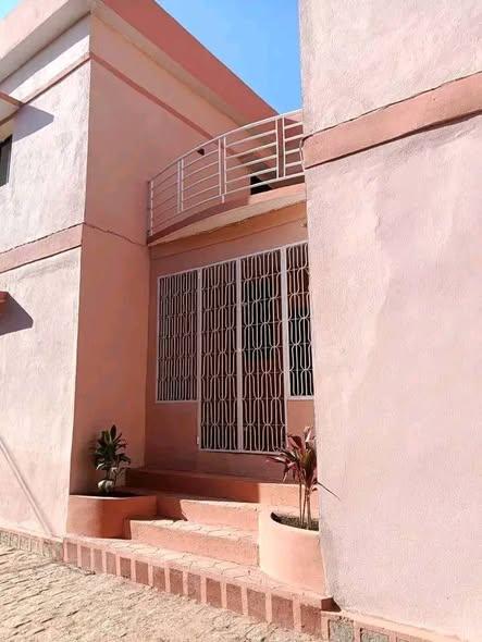 Maison 5 ch. à vendre — Andoharanofotsy - photo 3