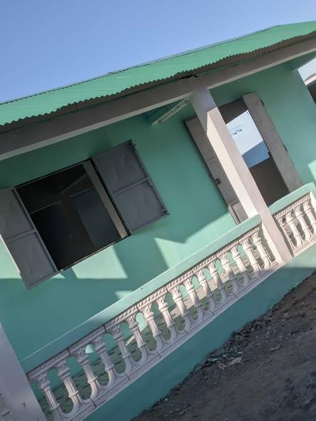 Maison 2 ch. à louer — Toamasina - photo 1
