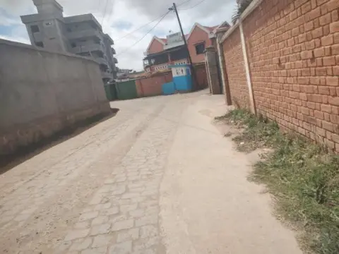 Terrain 600 m² à vendre — Bypass — 78 000 000 Ar | Fonenako