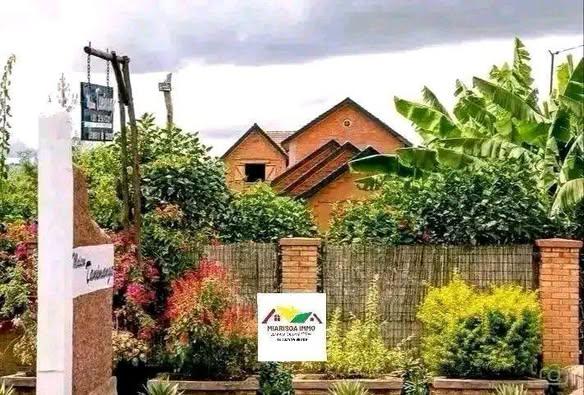 Maison 1 000 m² à vendre — Antsirabe - photo 2