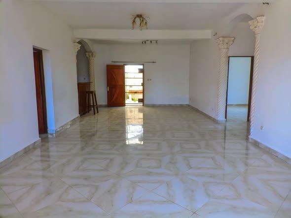 Appartement 3 ch. à louer — Ambohijafy - photo 2