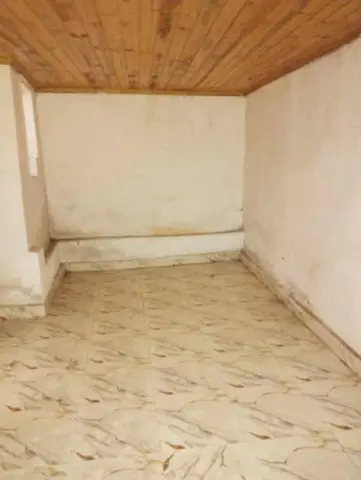 Trano Ahofa 1 ch. à louer — Anjanahary — 160 000 Ar | Fonenako