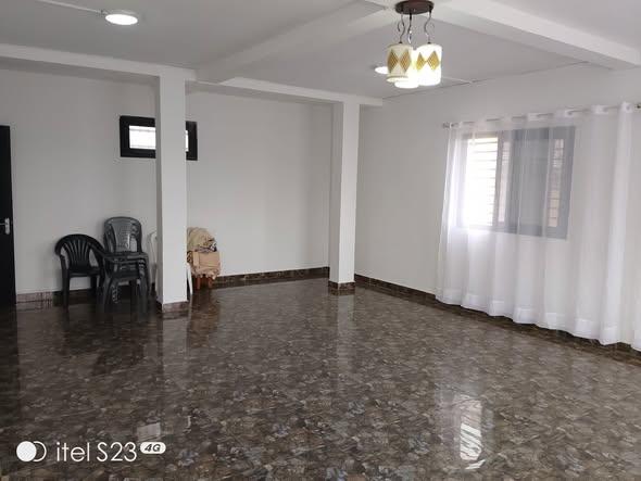 Maison 4 ch. à louer — Ambatolampy - photo 2