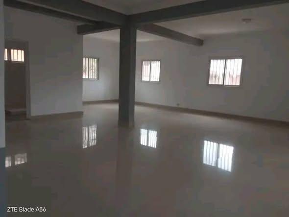 Appartement 6 ch. à louer — Ambomahitsy - photo 4