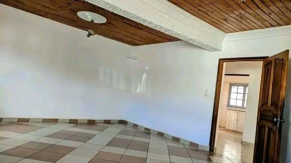 Maison 5 ch. à louer — Ambatonjara - photo 3