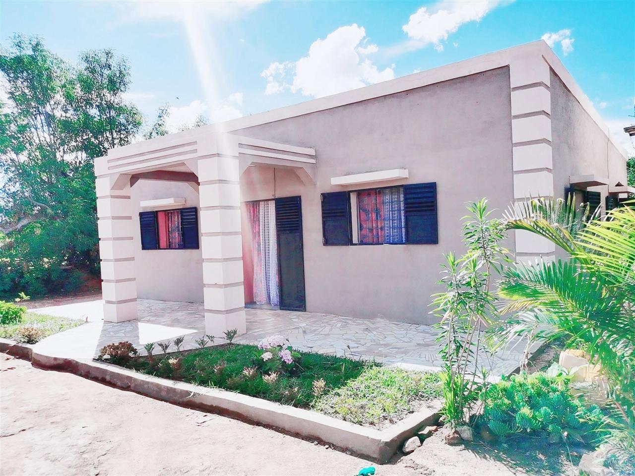 Trano ahofa 2 chambres — Ambohimanga Rova, Antananarivo - photo 1