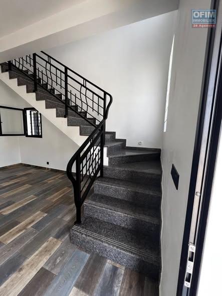 Appartement 3 ch. à louer — Ambohibao - photo 3