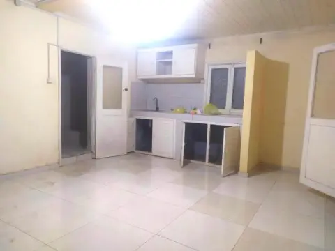 Trano Ahofa 1 ch. à louer — Analamahitsy — 500 000 Ar | Fonenako