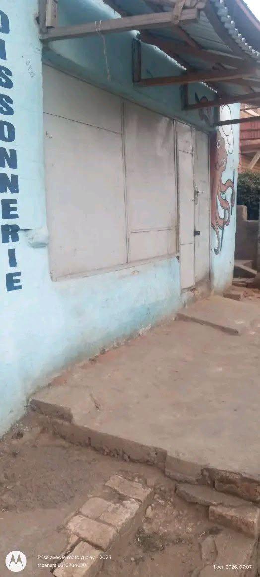 Local commercial 1 ch. à louer — Tsimbazaza - photo 1