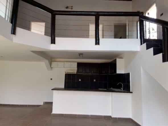 Maison 4 ch. à louer — Ambatoroka - photo 4