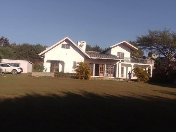 Maison 7 ch. à louer — Ambohibao - photo 1