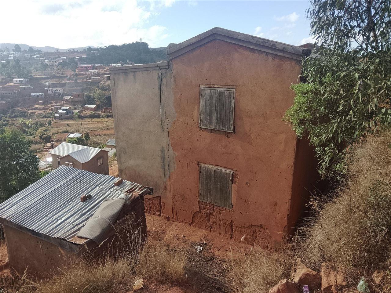 Maison à finir près du Jovenna — Ambohimangakely, Antananarivo - photo 2