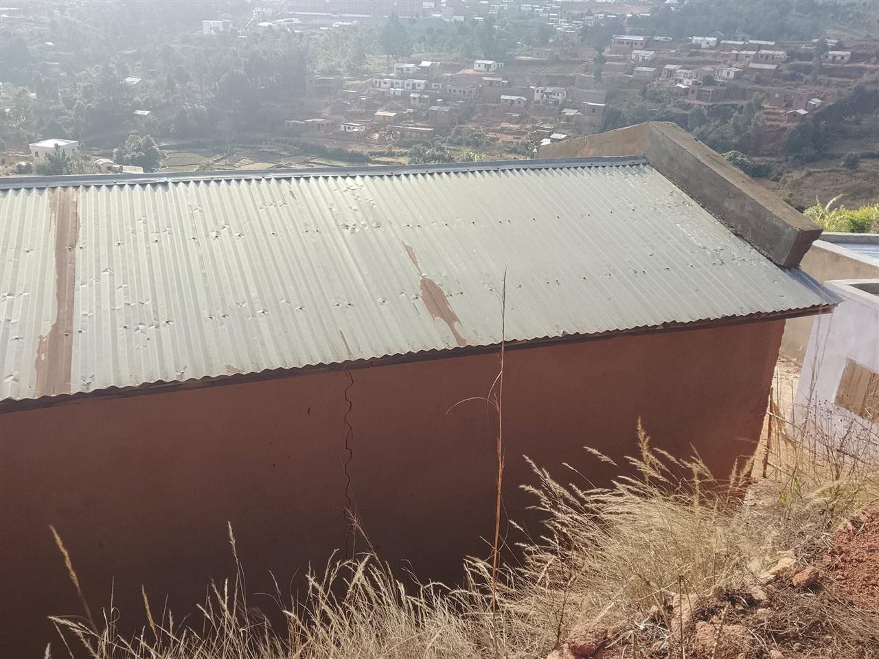 Maison à finir près du Jovenna — Ambohimangakely, Antananarivo - photo 5