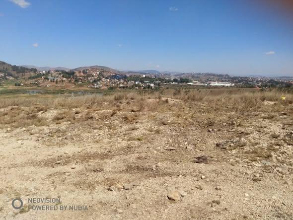Terrain 50 000 m² à vendre — Ambohimanambola - photo 2