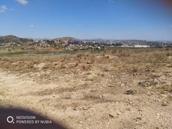 Terrain 50 000 m² à vendre — Ambohimanambola - photo 4