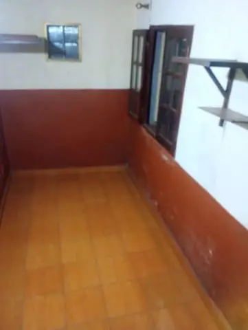Trano Ahofa à louer — Tsimbazaza — 200 000 Ar | Fonenako
