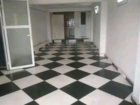 Local commercial à louer — Ambany - photo 1