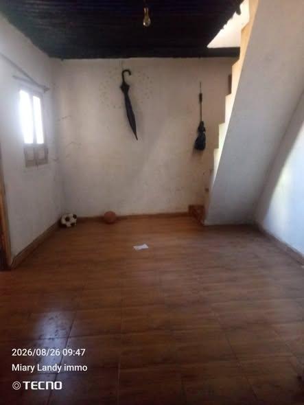 Trano Ahofa 2 ch. à louer — Tsiadana - photo 1