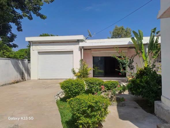 Maison 3 ch. à louer — Mahajanga - photo 1