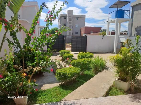 Maison 3 ch. à louer — Mahajanga - photo 2