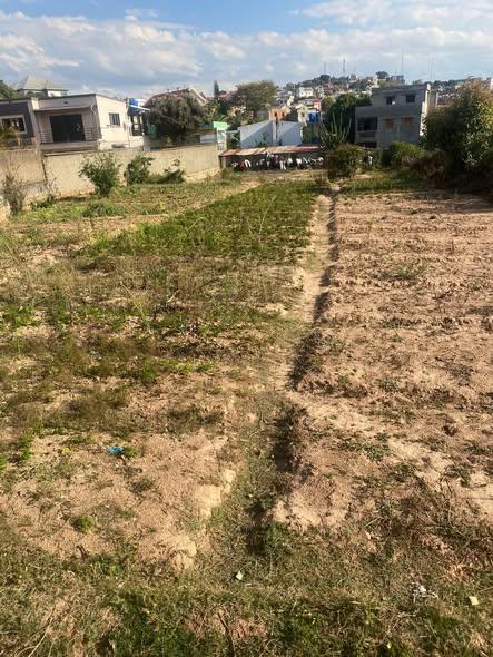 Terrain 400 m² à vendre — Ambatolampy - photo 1