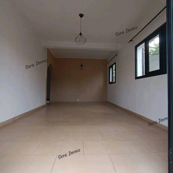 Appartement 2 ch. à louer — Ambatobe - photo 1