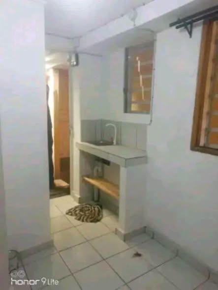 Appartement à louer — Mahamasina - photo 1