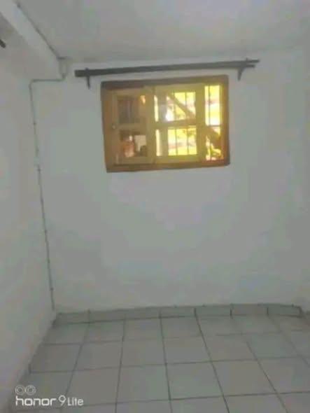 Appartement à louer — Mahamasina - photo 4