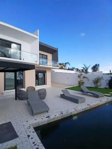 Bureau à vendre — Ambohimangakely — 1 200 000 000 Ar | Fonenako