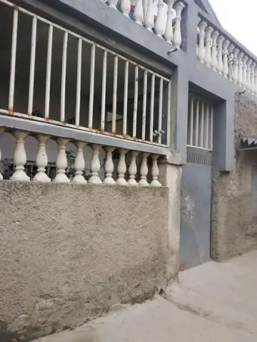 Trano Ahofa 1 ch. à louer… — 300 000 Ar | Fonenako
