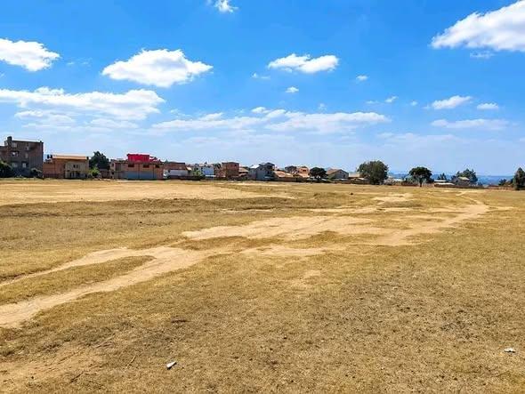 Terrain 6 000 m² à vendre — Ambohitrimanjaka - photo 1