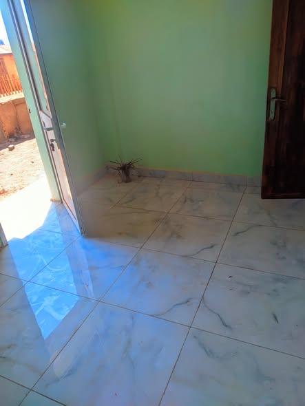 Maison 2 ch. à louer — Ambohimangakely - photo 2
