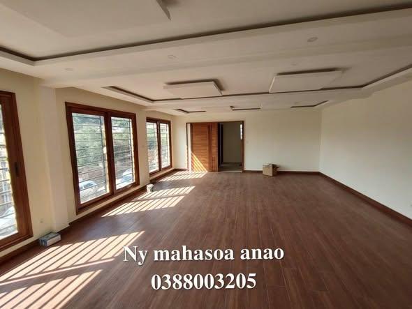 Bureau 47 m² à louer — Tsiadana - photo 5