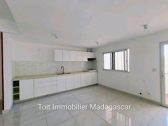 Appartement 1 ch. à louer — Ambatolampy - photo 1