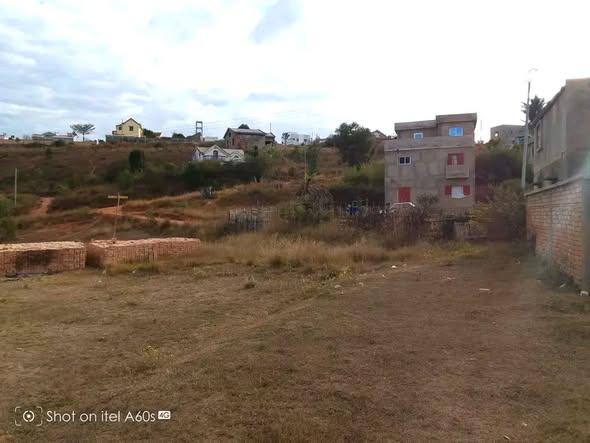 Terrain 2 000 m² à vendre — Anjomakely - photo 2