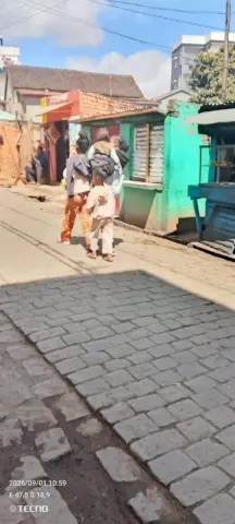 Local commercial à louer — Itaosy — 150 000 Ar | Fonenako