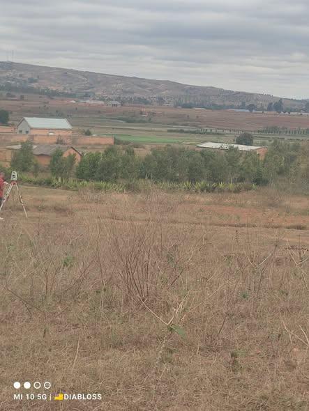 Terrain à vendre — Ambohitrimanjaka · 28 000 Ar/m² - photo 3