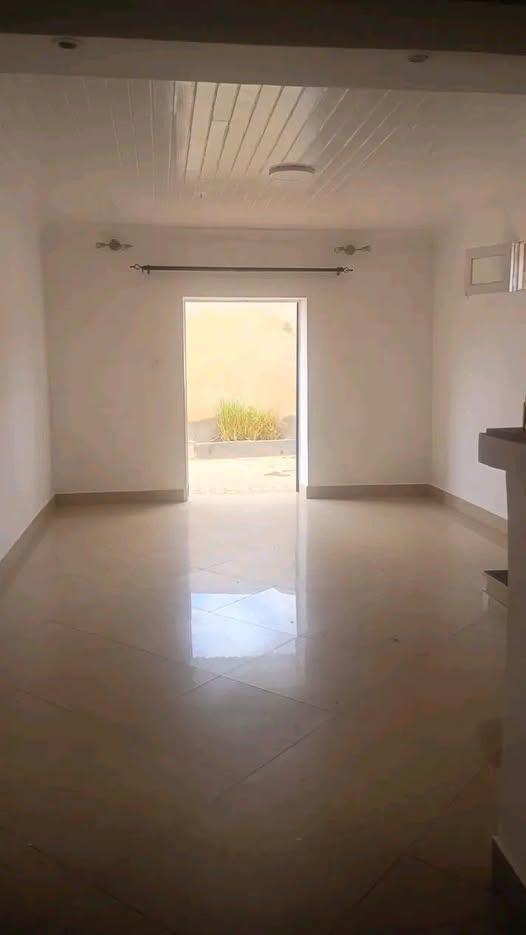 Appartement 2 ch. à louer — Andohanimandroseza - photo 1